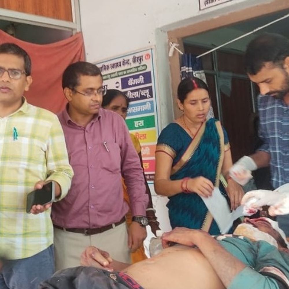 पिकअप की टक्कर से बाइक सवार गंभीर घायल:बेगूसराय में हादसा, सदर अस्पताल रेफर