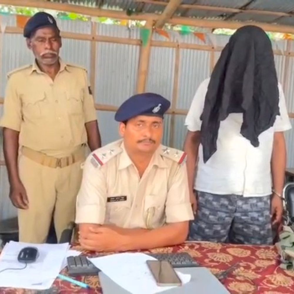कटिहार पुलिस ने जमीन माफिया आनंद सिंह को किया गिरफ्तार:जमीन कब्जा, रंगदारी और फायरिंग के आरोप में कार्रवाई