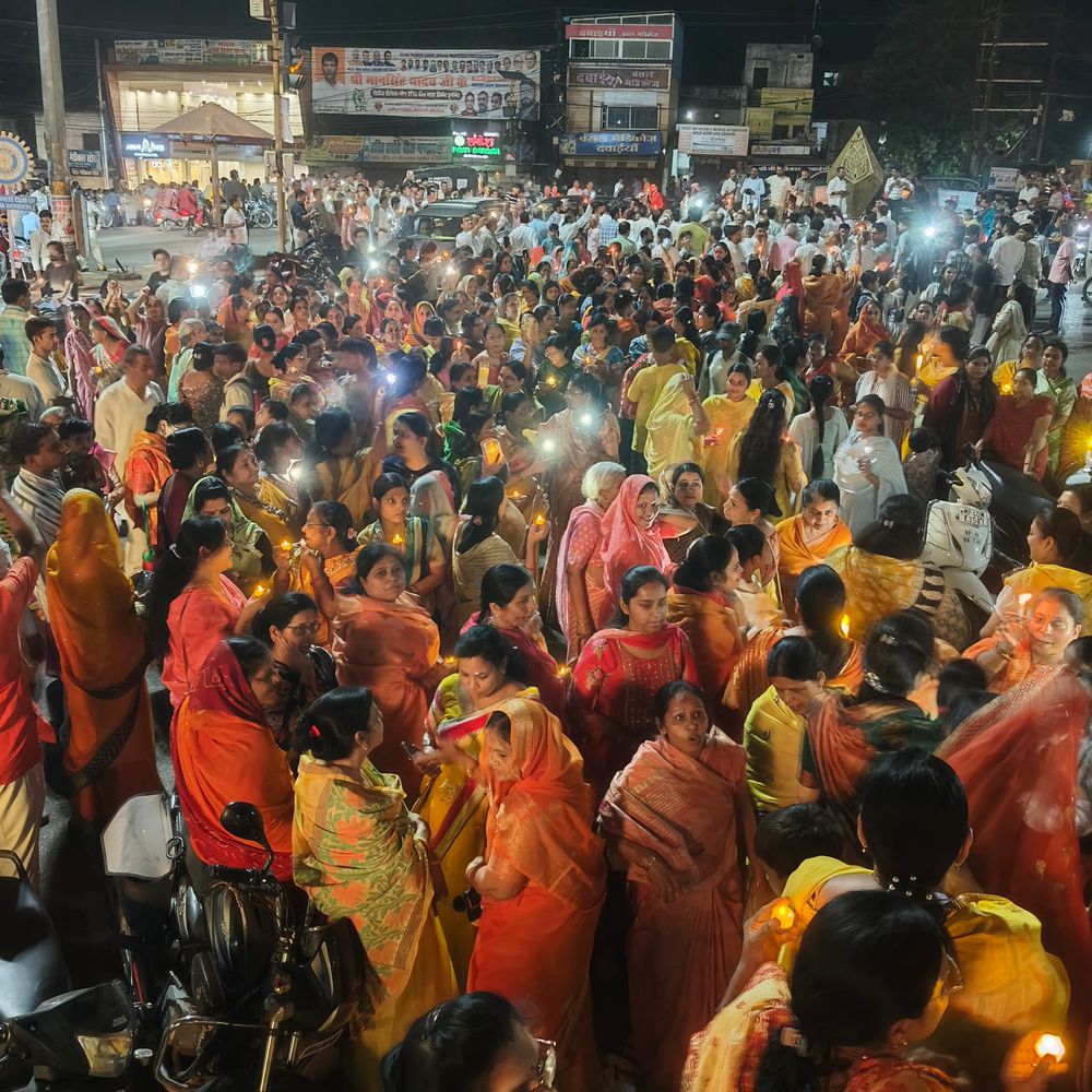 रीवा सड़क हादसे में दो जैन माताजी का निधन:जैन समाज ने हत्या का मामला दर्ज करने की मांग की, कैंडल मार्च निकाला
