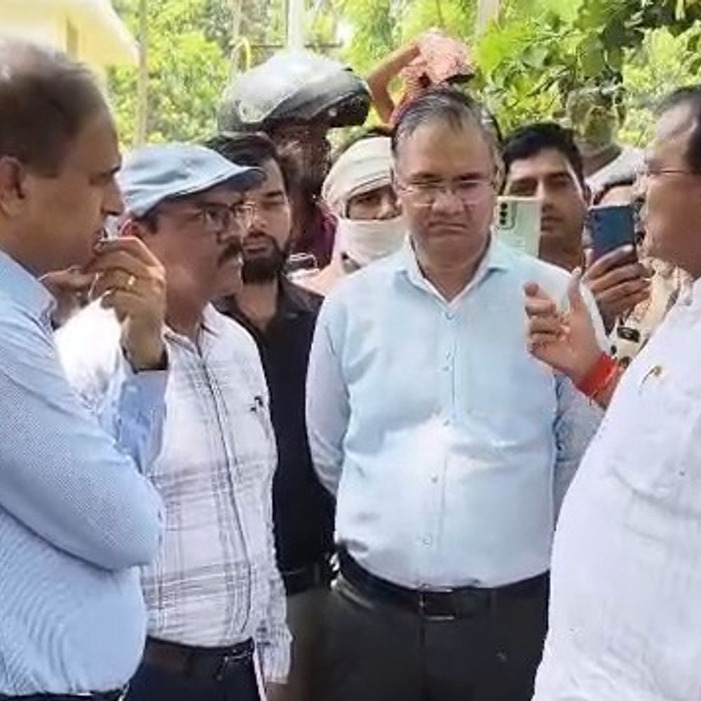 चंदौली में भाजपा नेता महेंद्र सेठ पर केस:बिजली कटौती के विरोध में दिया था धरना, 10 अज्ञात पर भी FIR