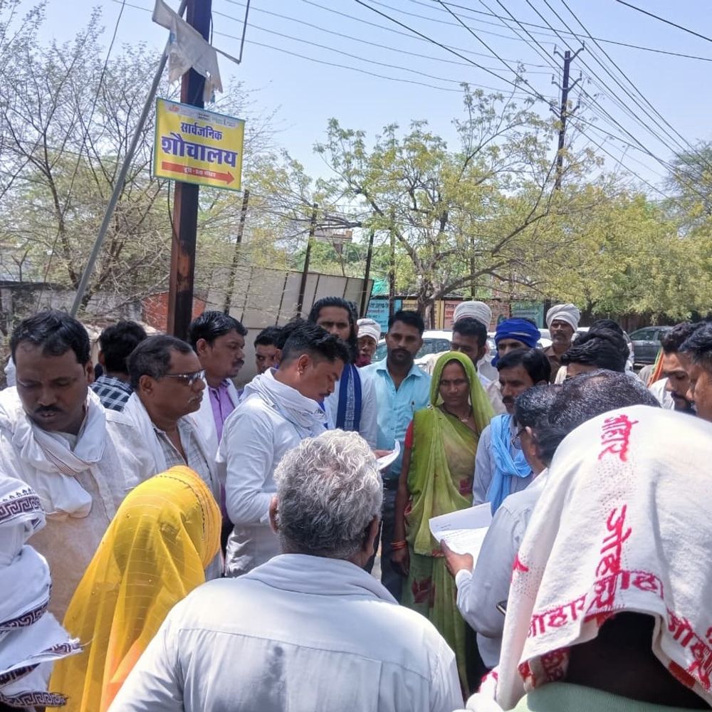 हरदा में एससी-एसटी संगठनों का प्रदर्शन:सूत्रीय मांगों को लेकर सौंपा ज्ञापन, थाना मौत, आत्महत्या और बुलडोजर कार्रवाई पर उठाए सवाल