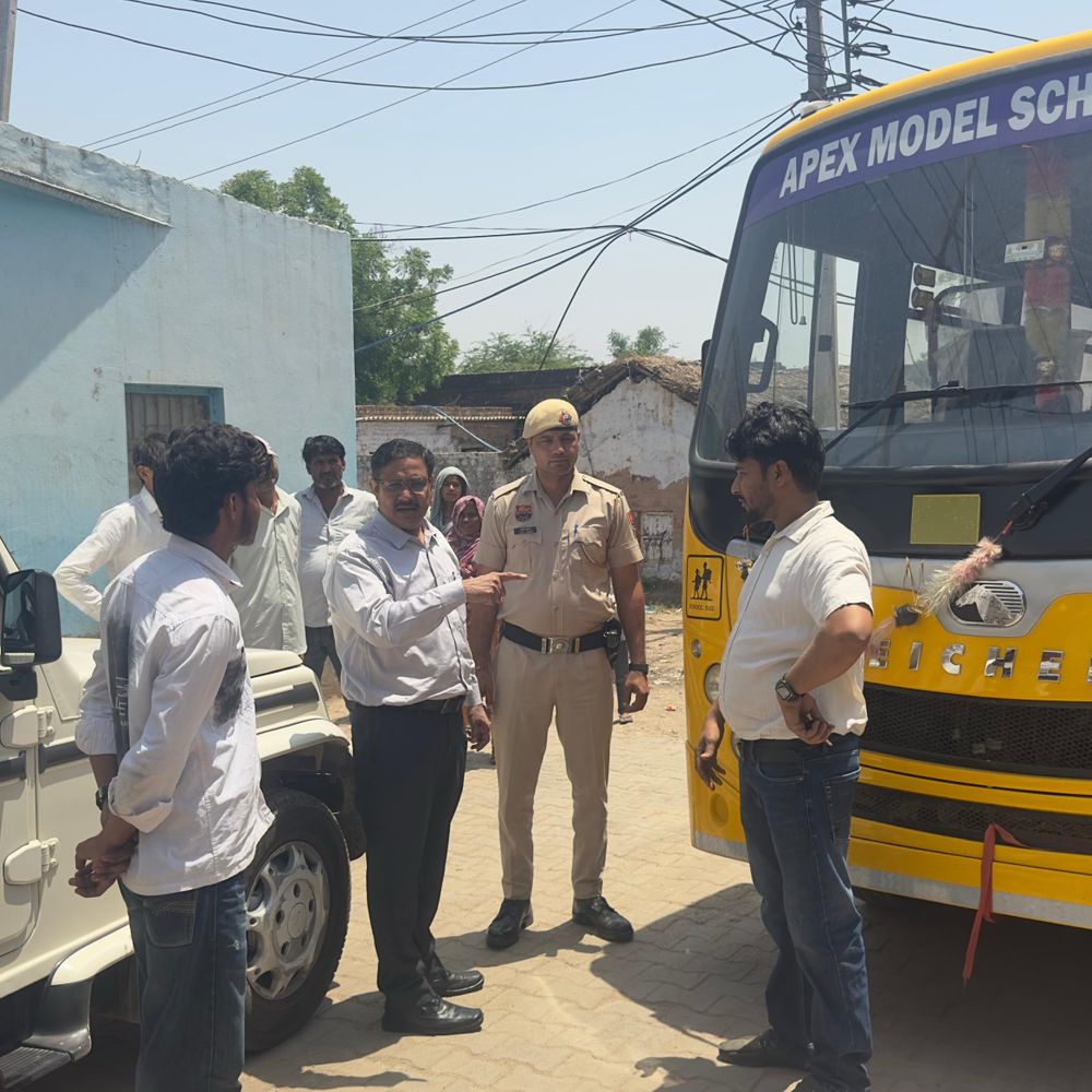 नूंह में SDM ने पकड़ी बिना नंबर की स्कूल बस:ड्राइवर के पास लाइसेंस भी नहीं मिला; बच्चों की सुरक्षा से खिलवाड़