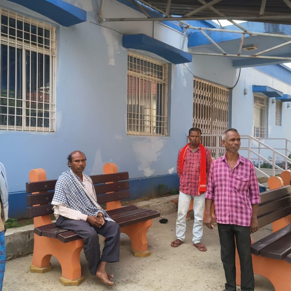बांका में महिला ने फांसी लगाकर की आत्महत्या:बच्चों के शोर मचाने पर ग्रामीण पहुंचे;कमरे का दरवाजा तोड़ा, फंदे से लटका मिला शव
