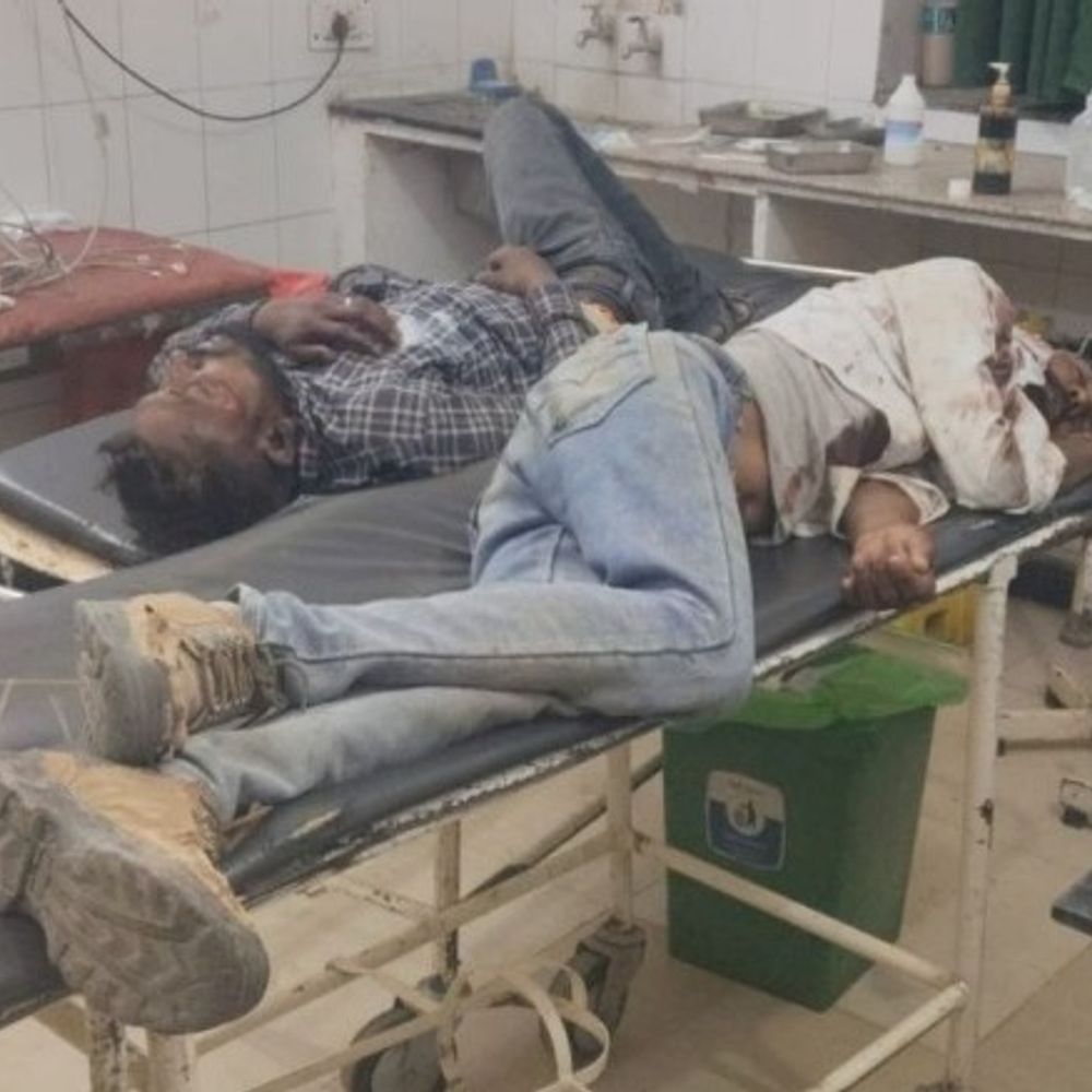 सड़क हादसे में युवक का सिर फटा:बाइक को अज्ञात वाहन ने मारी टक्कर