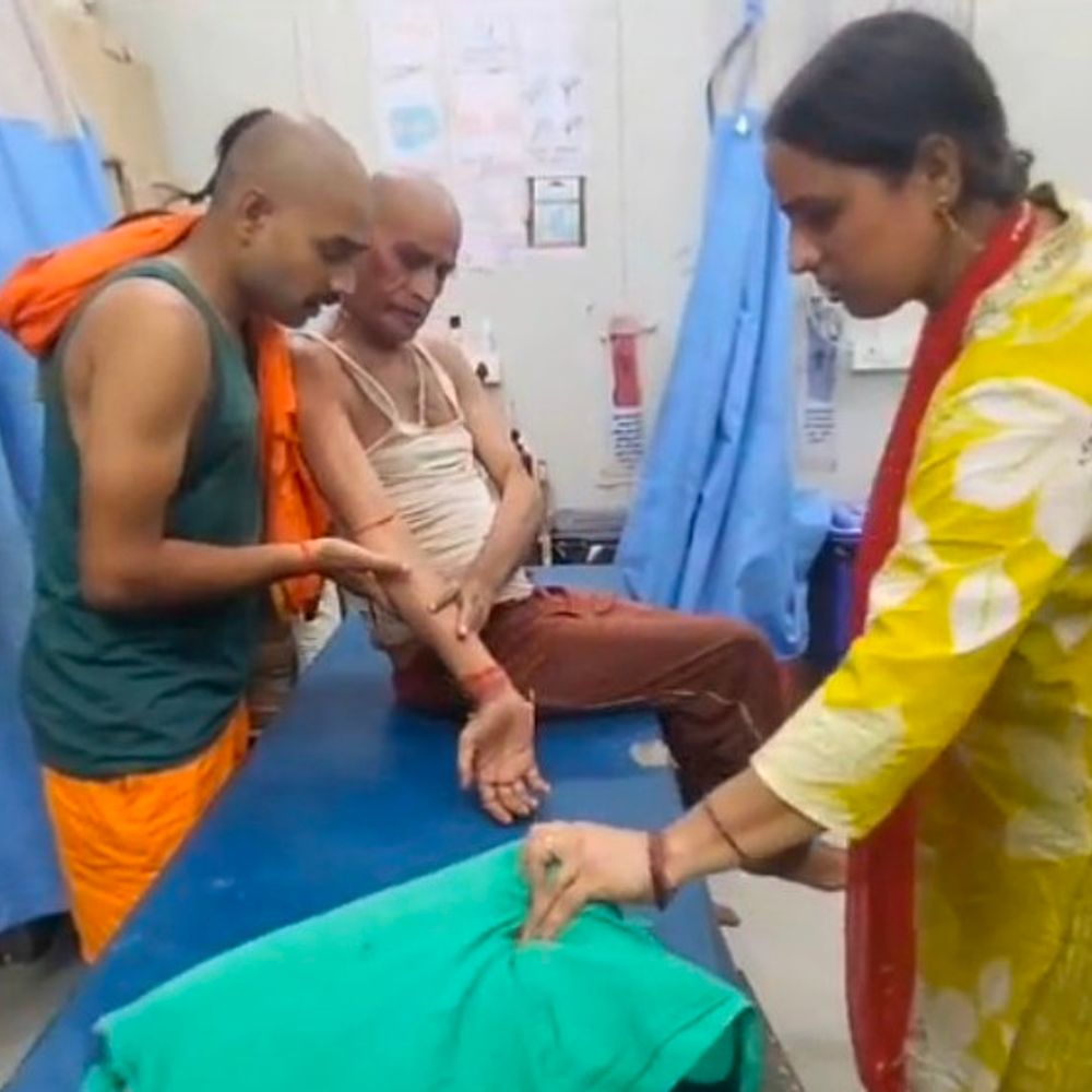 जहानाबाद में बाइक की टक्कर से व्यक्ति गंभीर घायल:भोज कार्यक्रम की तैयारी के लिए बाजार गए थे, लौटते समय हुआ हादसा