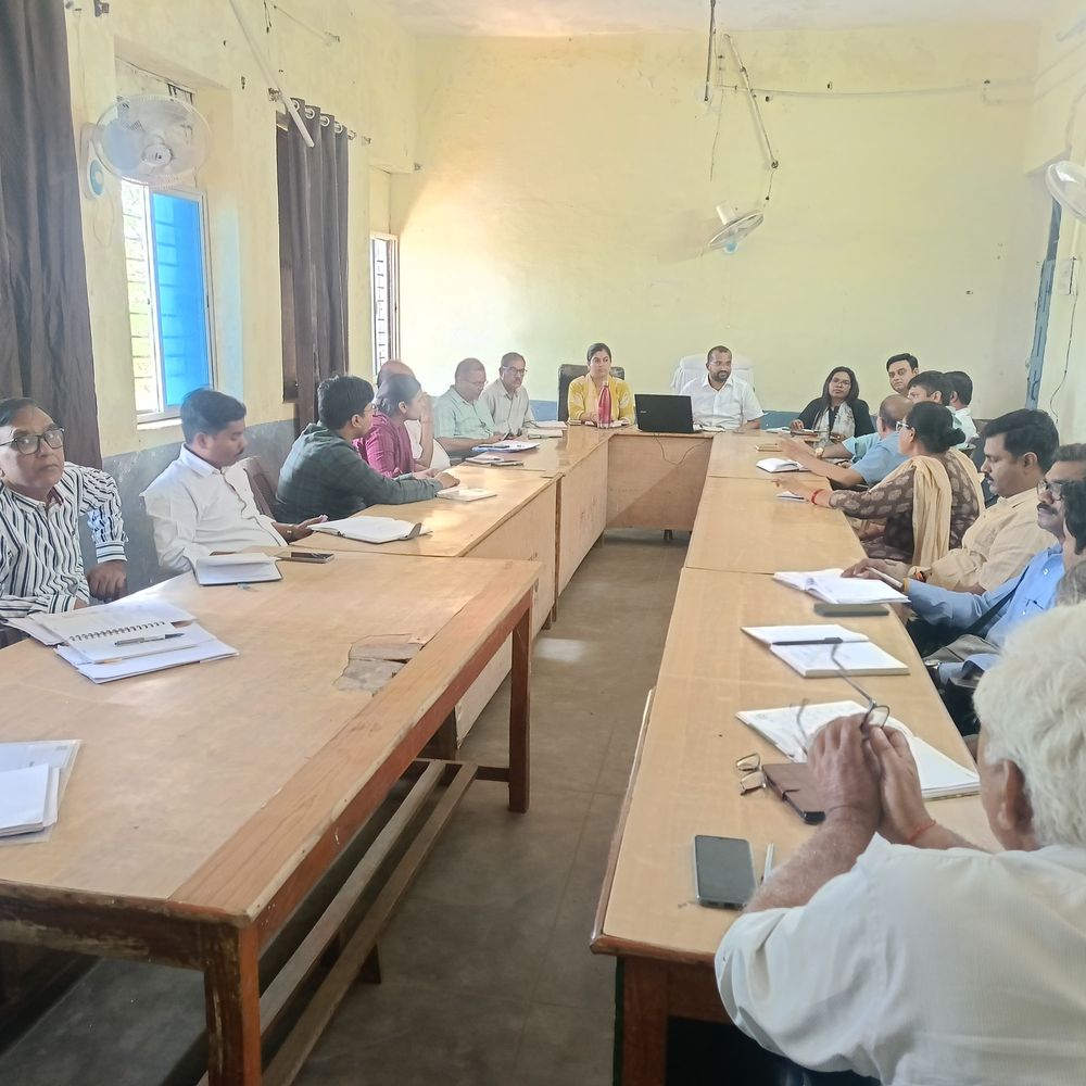सीधी में रामपुर नैकिन CMO को नोटिस जारी:आपदा बैठक से अनुपस्थित रहने पर एसडीएम ने दिए कार्रवाई के निर्देश