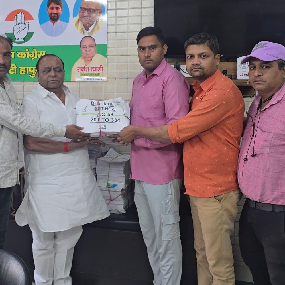 हापुड़ में कांग्रेस को मिली SIR वोटर लिस्ट:जिलाध्यक्ष ने कार्यकर्ताओं से चुनाव में जुटने का किया आह्वान
