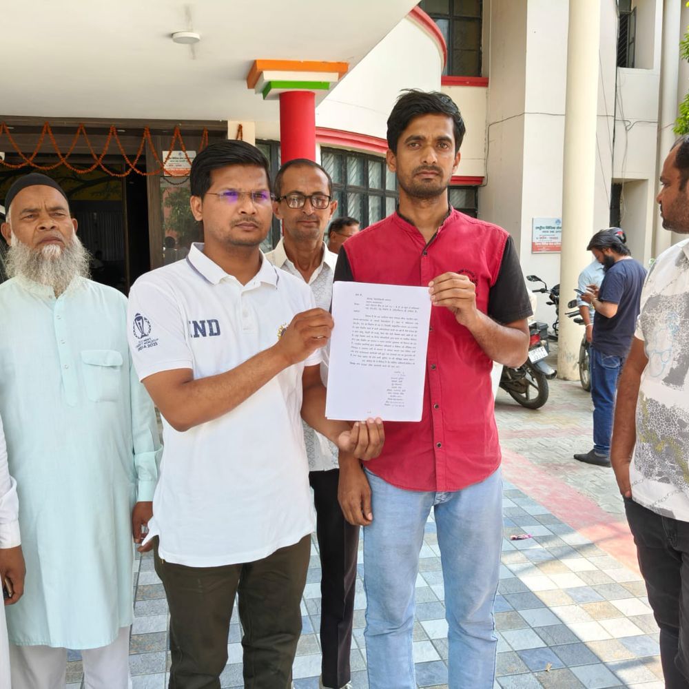 चौक वार्ड-1 में सड़क निर्माण में अनियमितता:38 लाख की सीसी रोड में घटिया सामग्री उपयोग का आरोप