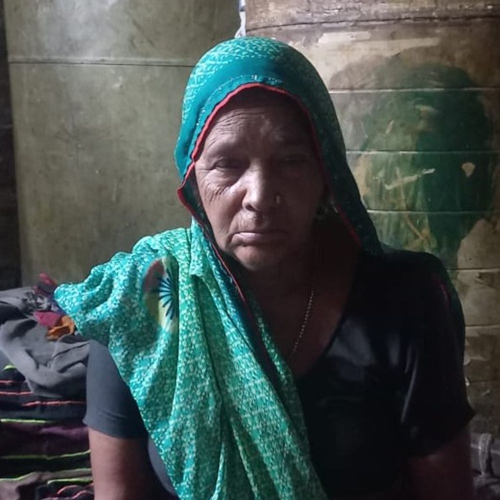 संभल में ट्रैक्टर से कुचलकर दादी-पोती की मौत:गंगाघाट से लौट रहे थे, झटका लगने पर दोनों नीचे गिर गए थे