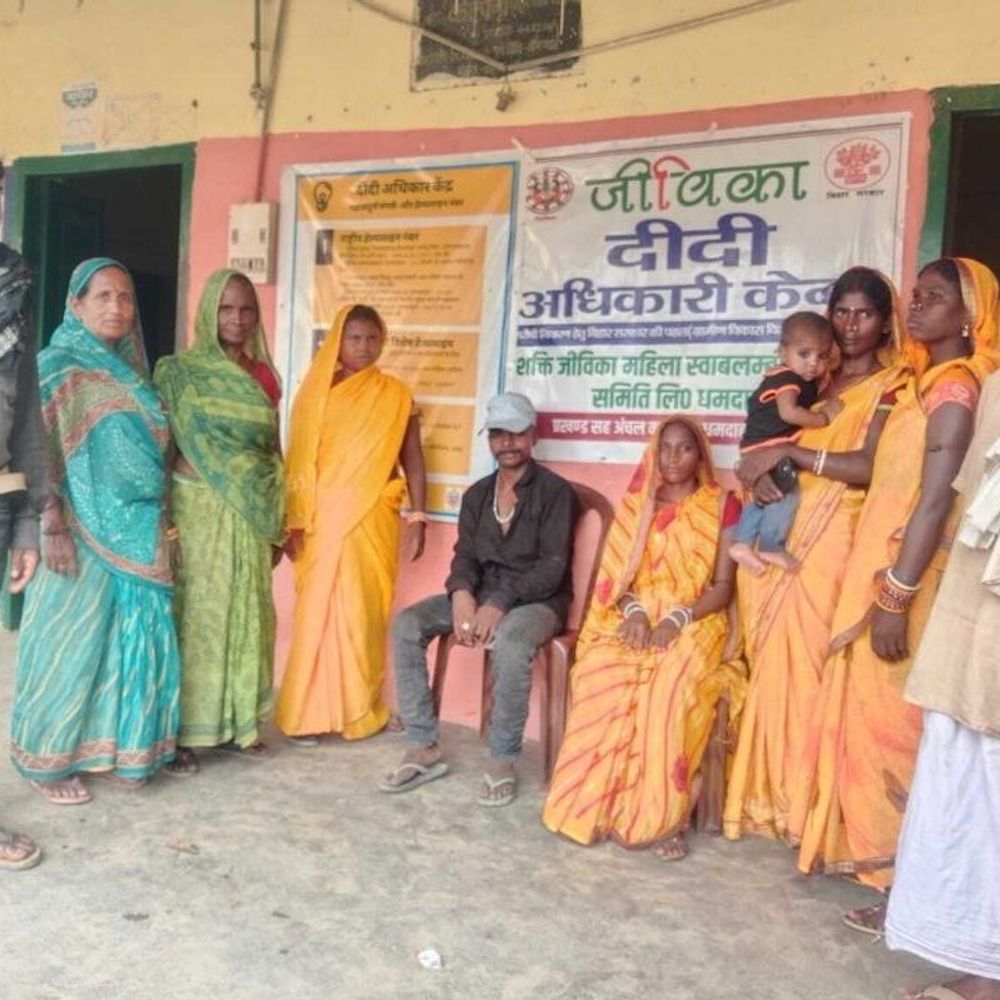 जीविका दीदी केंद्र ने पति-पत्नी का विवाद सुलझाया:धमदाहा में काउंसिलिंग के बाद फिर साथ रहने को तैयार हुए दंपति