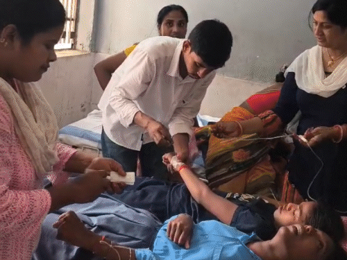 नालंदा में मिड-डे मील खाकर बच्चे बीमार:डीईओ का बड़ा एक्शन, 10 शिक्षकों और BSS से शो-कॉज; अज्ञात पर केस दर्ज