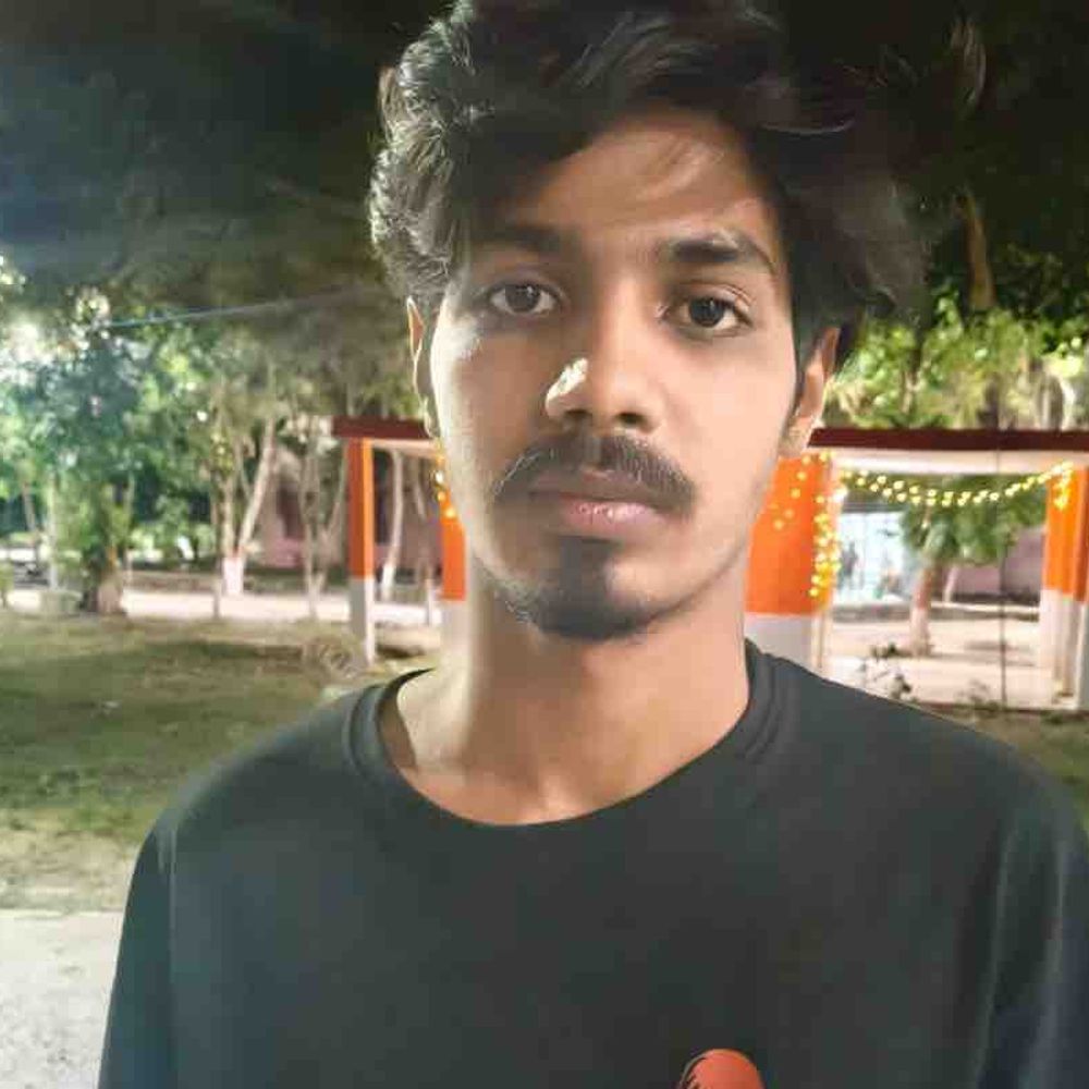 मोतिहारी इंजीनियरिंग छात्रा मौत मामले में प्रेमी गिरफ्तार:पुलिस कर रही पूछताछ, रोबिन से मिलने पहुंचे परिजन