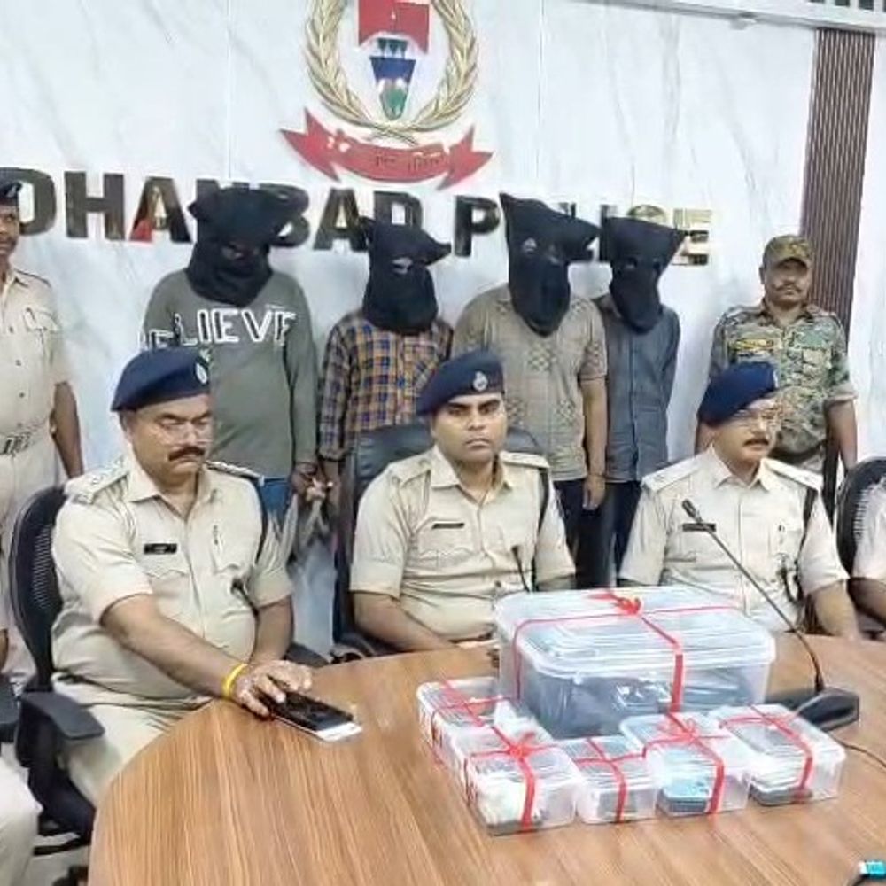 गोविंदपुर पुलिस ने लूटकांड का किया खुलासा:चार अपराधी गिरफ्तार, लूटा गया सामान बरामद