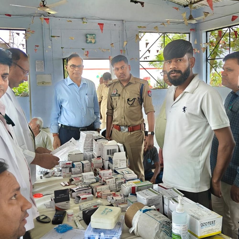 बलरामपुर जेल में लगा निशुल्क स्वास्थ्य शिविर:105 बंदियों को मिला उपचार, दांत, नेत्र और सामान्य रोगों की जांच की गई