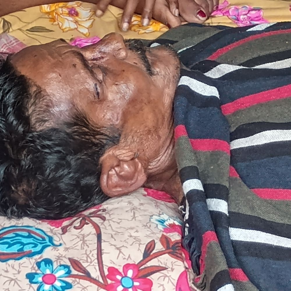 शराबी बेटे ने हसुआ से पिता को काटा:आरोपी ने पिता को घर बुलाया, फिर मार डाला, सुबह बेटी के पहुंचने पर हुआ खुलासा