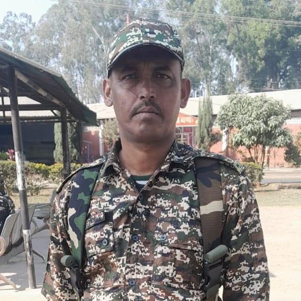 ‘शहीद जवानों की कुर्बानी को कभी भुलाया नहीं जा सकता’:श्रवण कुमार बोले- पूरा देश आपके साथ खड़ा; दिवंगत CRPF जवान के परिजनों से की मुलाकात