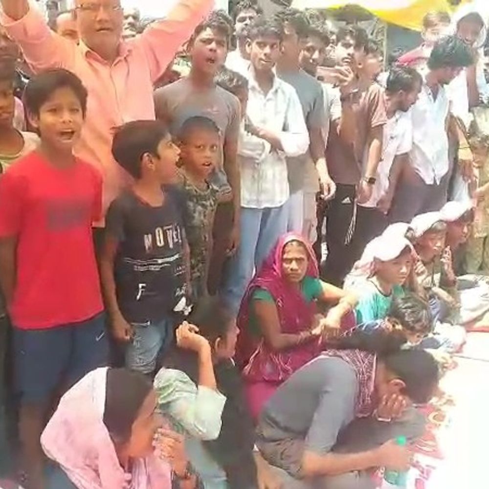 नालंदा में नगरनौसा डिग्री कॉलेज का विवाद गहराया:युवाओं ने NH-431 पर लगाया जाम; कॉलेज को लोदीपुर शिफ्ट करने का विरोध, बालिका उच्च विद्यालय में संचालन की मांग