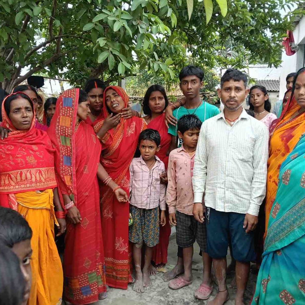 लीची पेड़ से गिरे 2 बच्चे, एक की मौत:मोतिहारी में दूसरा गंभीर रूप से घायल, बैलेंस बिगड़ने से एक्सीडेंट