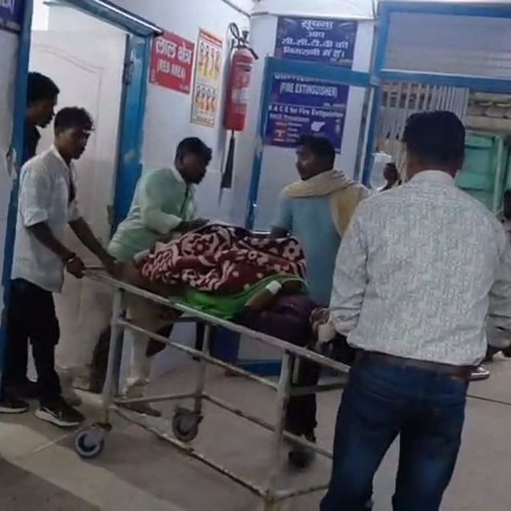 अज्ञात वाहन की टक्कर से युवक घायल:जमुई के खीरया गांव के पास हादसा, सदर अस्पताल में इलाज जारी