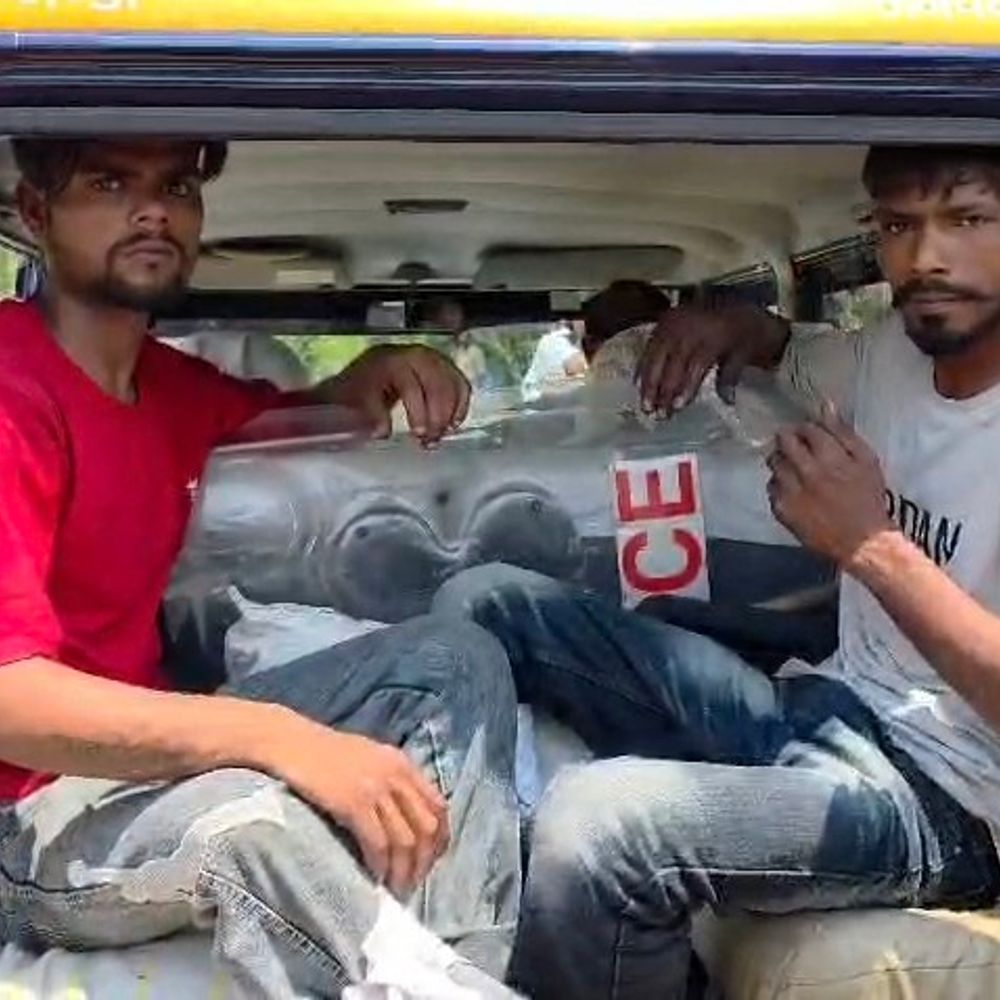 नई मंडी पुलिस की मोबाइल लुटेरों से मुठभेड़:मुजफ्फरनगर में दो बदमाश गोली लगने से घायल, दो साथी फरार