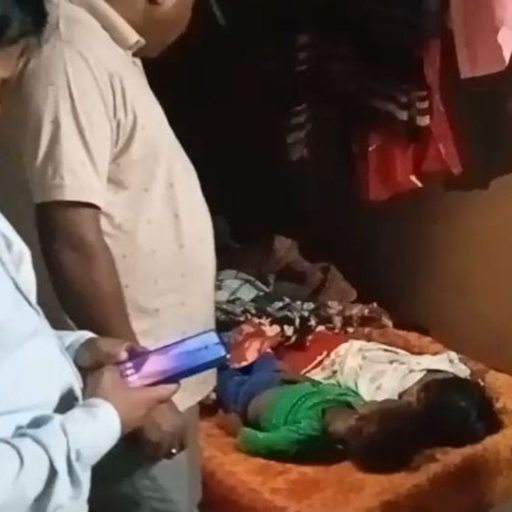 धनबाद में सर्पदंश से भाई-बहन की मौत:बच्चों के मुंह से झाग निकलने पर परिजनों को घटना का चला पता, मां गहरे सदमे में