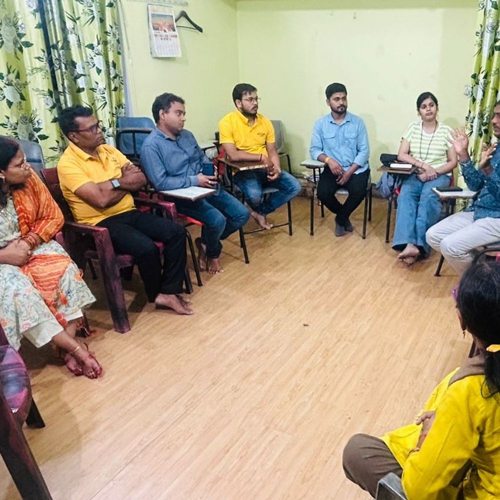 लखनऊ में गायत्री परिवार की DIYA टीम की बैठक:आगामी सामाजिक और जागरूकता कार्यक्रमों पर चर्चा