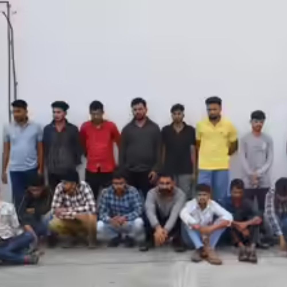 मेरठ आर्मी भर्ती परीक्षा में हाईटेक नकल गैंग का भंडाफोड़:19 युवक हिरासत में, हरियाणा से जुड़े तार