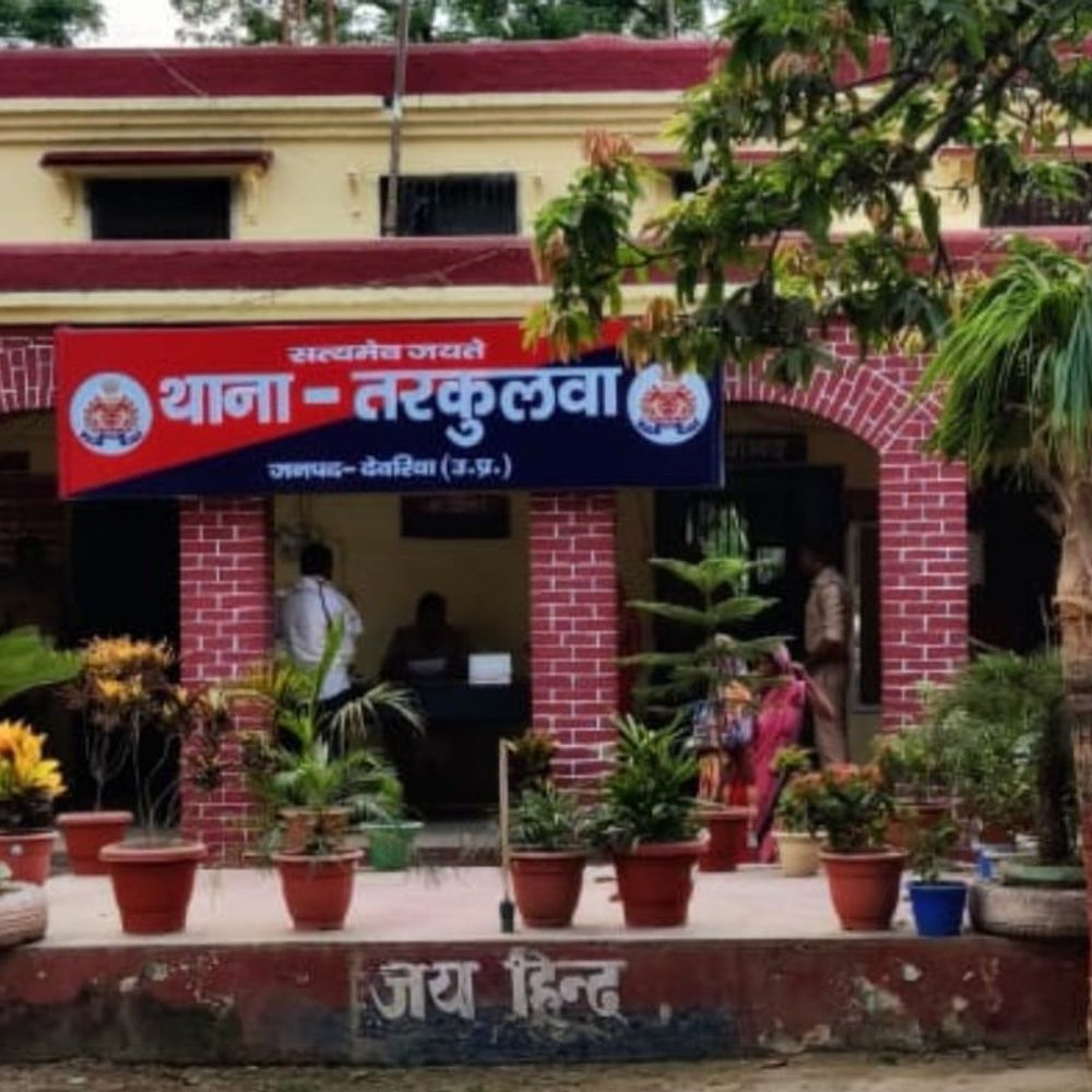 पत्नी की आपत्तिजनक फोटो सोशल मीडिया पर डाली:पति पर प्रताड़ित करने का आरोप, शिकायत पर पुलिस ने दर्ज किया केस