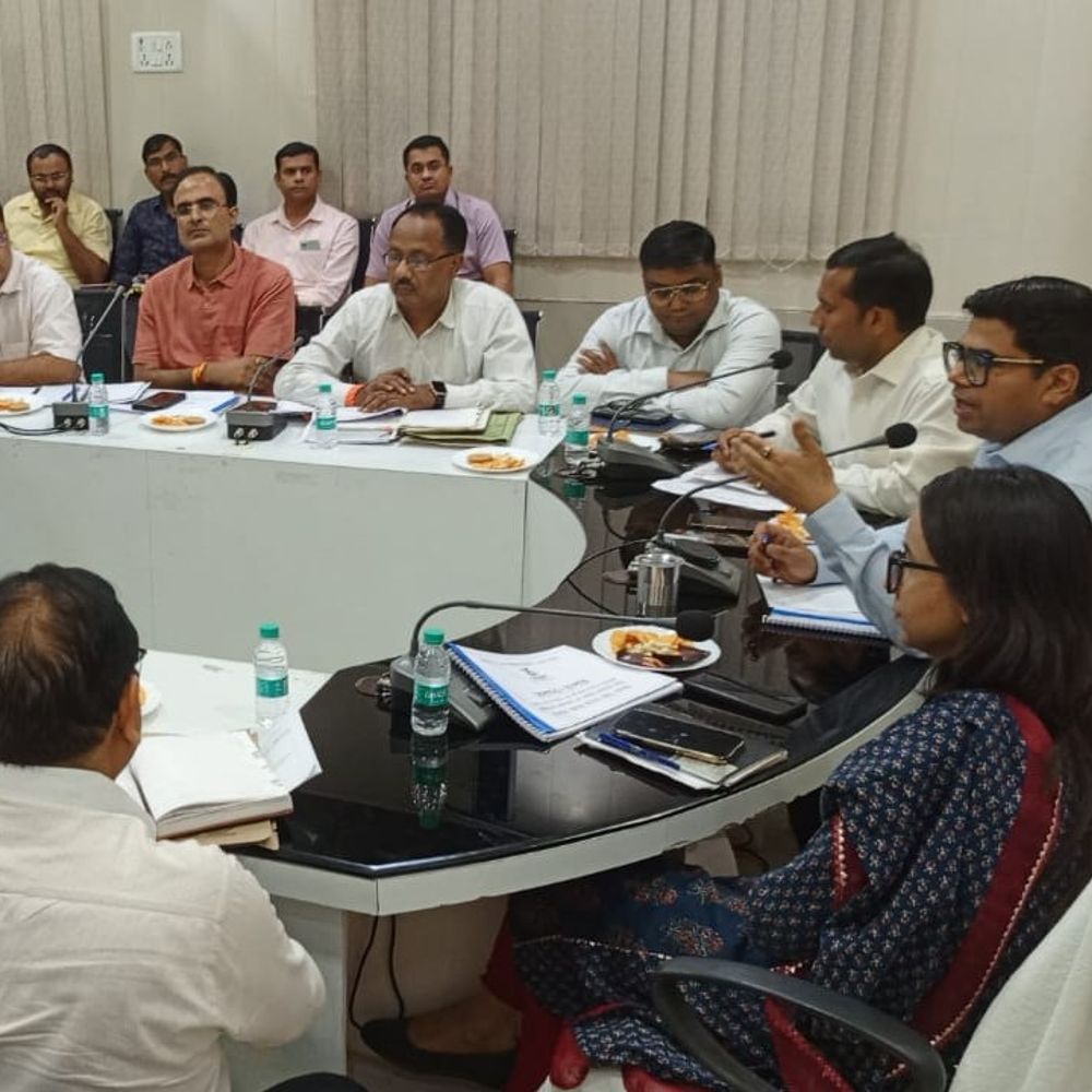 उन्नाव DM ने बाढ़ तैयारियों पर जताई नाराजगी:सिंचाई विभाग को 15 दिन में सुधार का अल्टीमेटम दिया