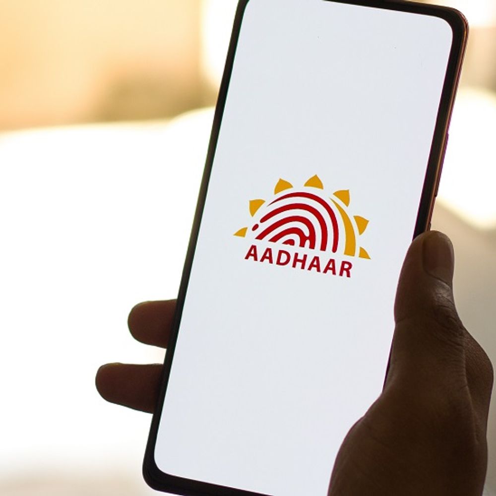 आधार कार्ड खो गया है, तो SMS-ईमेल से रिकवर करें:UIDAI की वेबसाइट से भी पता कर सकते हैं आधार नंबर, जानें इसकी प्रोसेस