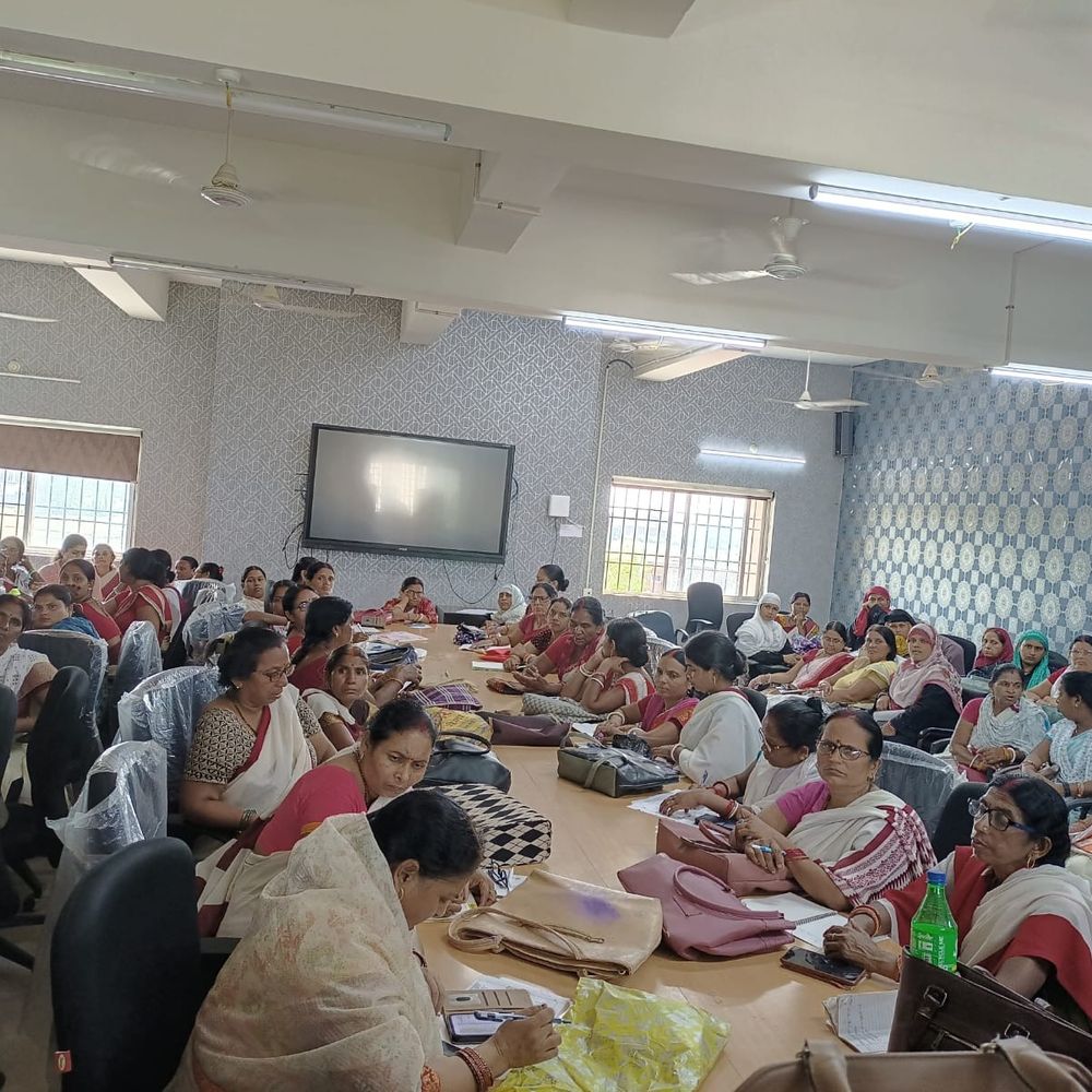 रोह में आंगनबाड़ी सेविकाओं की विशेष बैठक आयोजित:सीडीपीओ ने पोषण ट्रैकर और योजनाओं की एंट्री पर दिया निर्देश