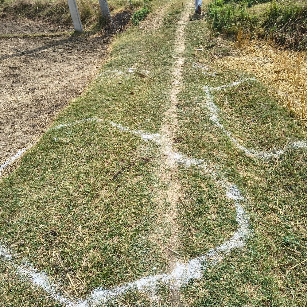चिल्हिया में देर रात पुलिस-बदमाश मुठभेड़:चारों अपराधी दबोचे, एक घायल; दरोगा बाल-बाल बचे