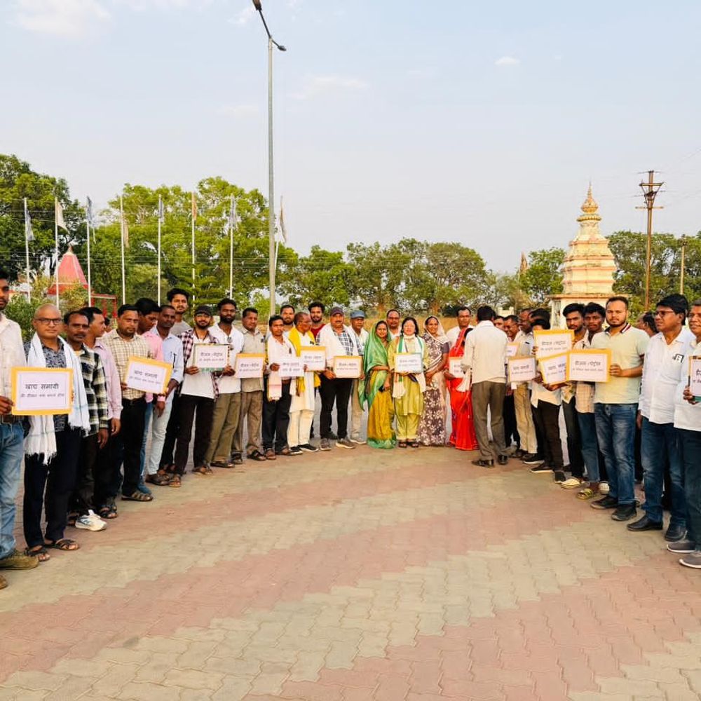रामानुजनगर में महंगाई के खिलाफ कांग्रेस का प्रदर्शन:केंद्र और राज्य सरकार को घेरा, प्रदर्शनकारियों ने दी चेतावनी-महंगाई पर काबू नहीं तो तेज होगा आंदोलन