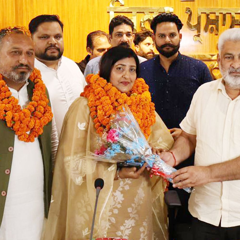 पठानकोट जिला परिषद् के 6 जोन में आप काबिज:पठानकोट जिला परिषद को मिला नया नेतृत्व, गुरप्रीत कौर बनीं चेयरपर्सन, साहिब सिंह साबा उप-चेयरमैन
