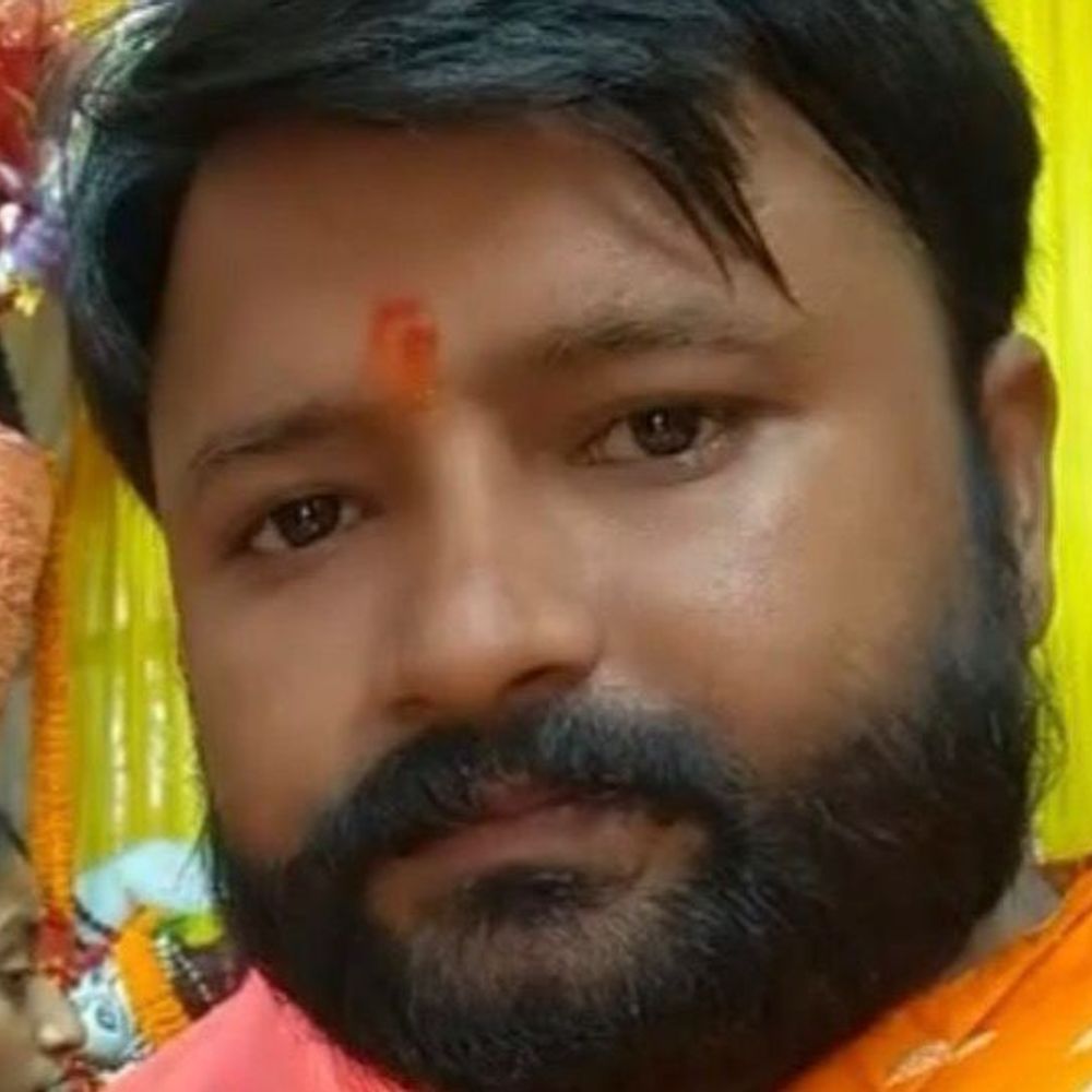 सड़क दुर्घटना बैंक कर्मी की मौत, जीजा-मौसेरा भाई जख्मी:नवादा से दिल्ली जाने वाला था आज, एंबुलेंस कॉल सेंटर की लंबी प्रक्रिया से परिजन परेशान