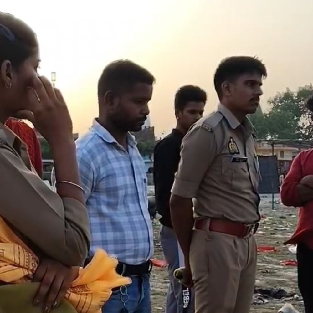 गंगा में उतराता मिला नवजात बच्ची का शव:बिठूर के गुदारा घाट का मामला, नाविकों ने निकाला