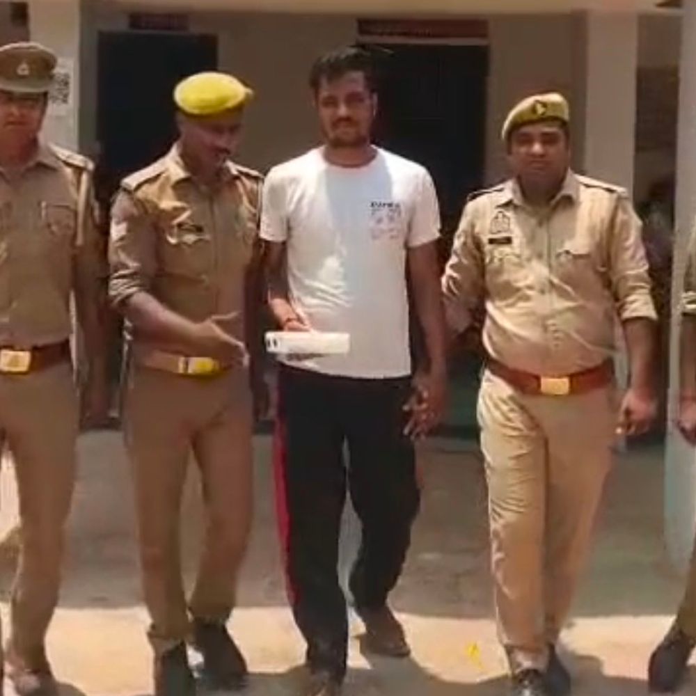 प्रतापगढ़ में 25 हजार का इनामी बदमाश गिरफ्तार:हत्या के प्रयास, फायरिंग समेत चार गंभीर मामलों में फरार था