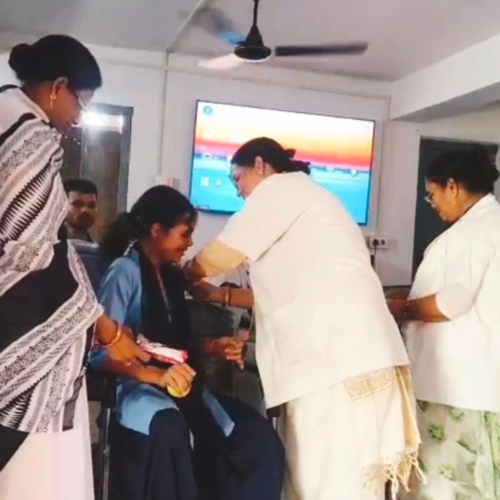 शेखपुरा में हथियावां स्कूल में 52 छात्राओं को लगा वैक्सीन:सर्वाइकल कैंसर टीकाकरण अभियान, डॉक्टर बोले- स्वच्छता-जागरूकता जरूरी