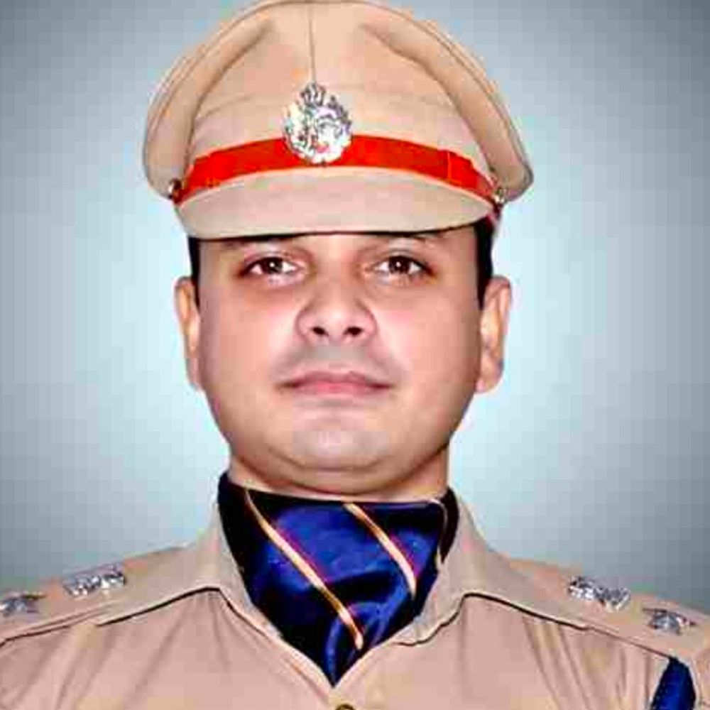 हरदोई एसपी ने किया पुलिसकर्मियों की तैनाती में फेरबदल:पचदेवरा थानाध्यक्ष शिव नारायण सिंह को बनाया गया रेलवेगंज का चौकी प्रभारी