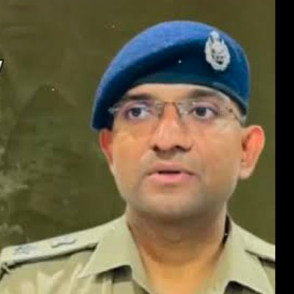 ललितपुर एसपी ने 4 पुलिस अधिकारियों के कार्यक्षेत्र बदले:तीन निरीक्षक, एक उपनिरीक्षक का तबादला; अशोक वर्मा को बनाया तालबेहट प्रभारी