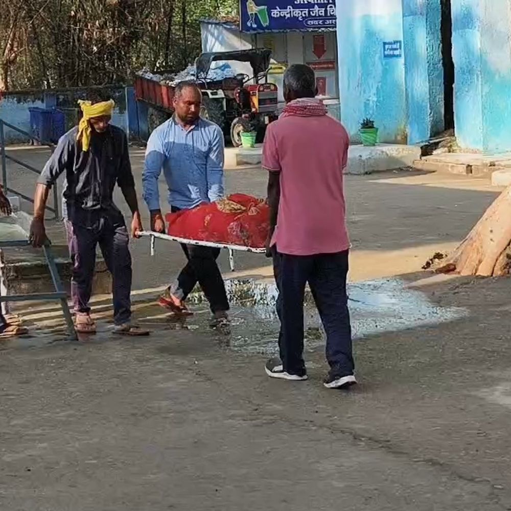 कैमूर में महिला ने फांसी लगाकर की आत्महत्या:2 बच्चों की थी मां, पोस्टमॉर्टम के बाद परिजन ने किया अंतिम संस्कार