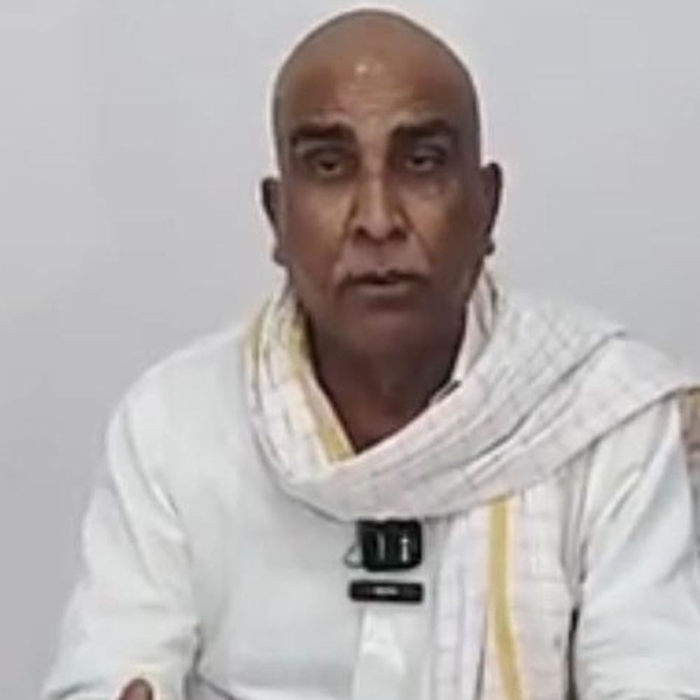 बक्सर के DTO ऑफिस में शराब बरामद, FIR की मांग:पूर्व विधायक मुन्ना तिवारी बोले- बिना मिलीभगत संभव नहीं, मुख्यमंत्री को लिखा लेटर