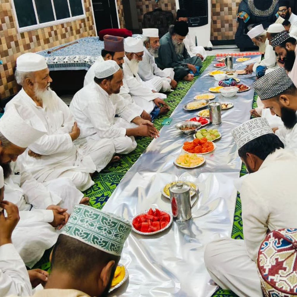 संभल में मुफ्ती फारुक हामिदी का 15वां उर्स संपन्न:कादरी मंजिल में उलेमा-ए-किराम और अकीदतमंदों ने खिराज-ए-अकीदत पेश की