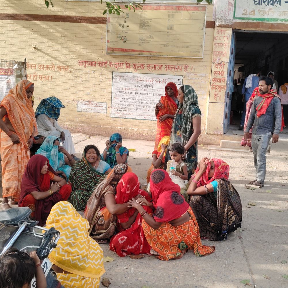 सोनभद्र में अज्ञात वाहन की टक्कर से युवक की मौत:रिश्तेदारी में जाते समय हादसा, पोस्टमॉर्टम के लिए भेजा शव