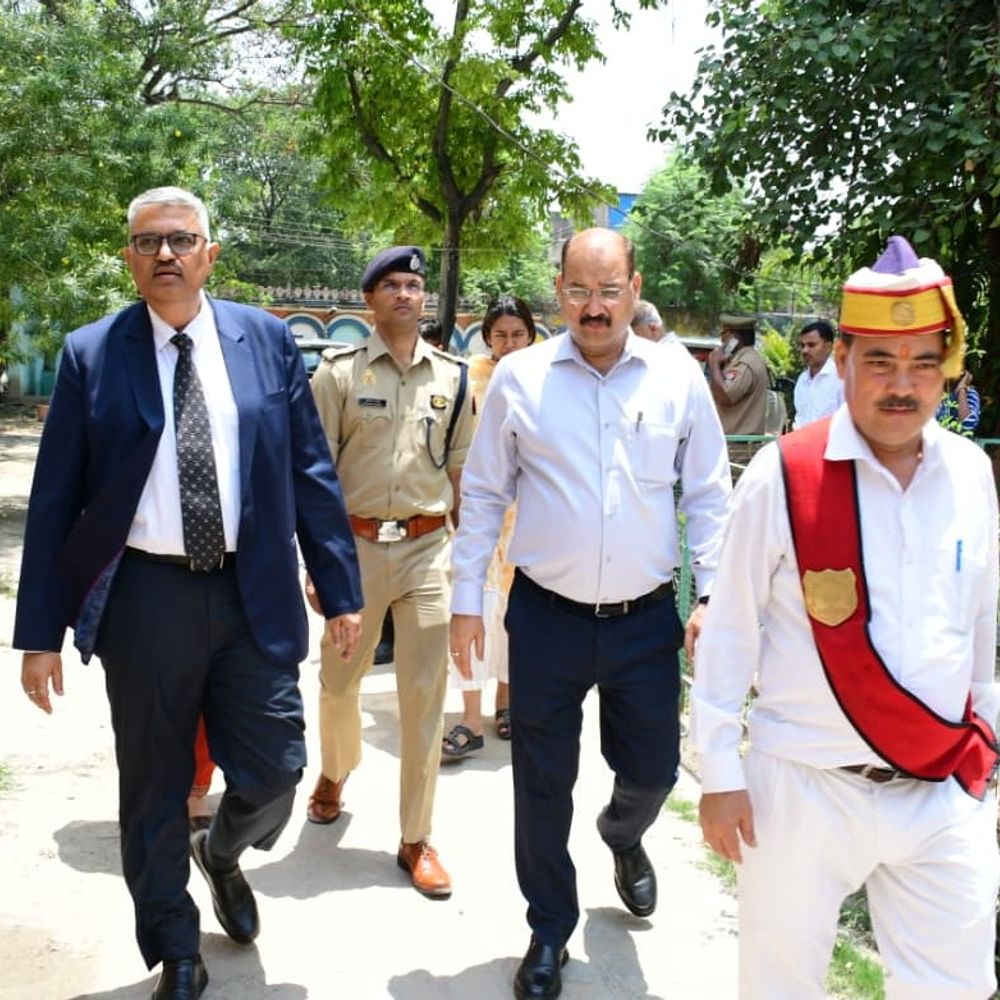 जिला जज, डीएम और एसएसपी ने किया निरीक्षण:राजकीय सम्प्रेक्षण गृह, बाल गृह और नारी निकेतन का जायजा