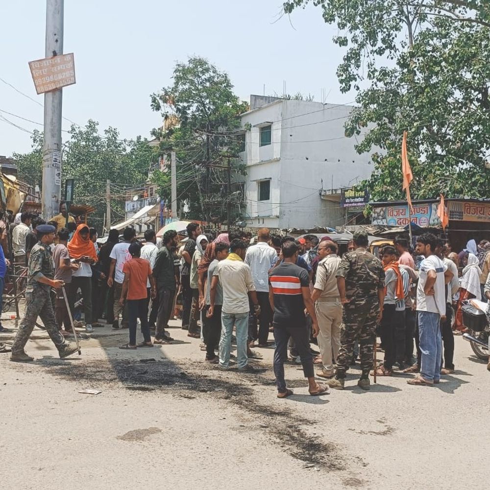 पलामू में बच्ची से दुष्कर्म, 68 वर्षीय आरोपी गिरफ्तार:घटना के बाद आक्रोशितों ने किया सड़क जाम, पुलिस ने लोगों को कराया शांत