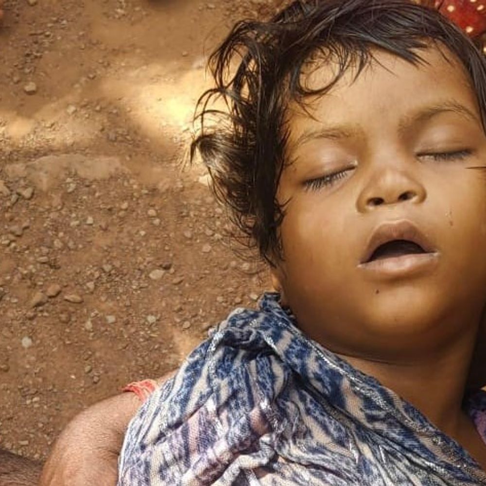 मां कपड़े धो रही थी, तालाब में डूबी बच्ची:सतना में नहाते समय गहरे पानी में गई 10 साल की मासूम, ग्रामीणों ने निकाला शव