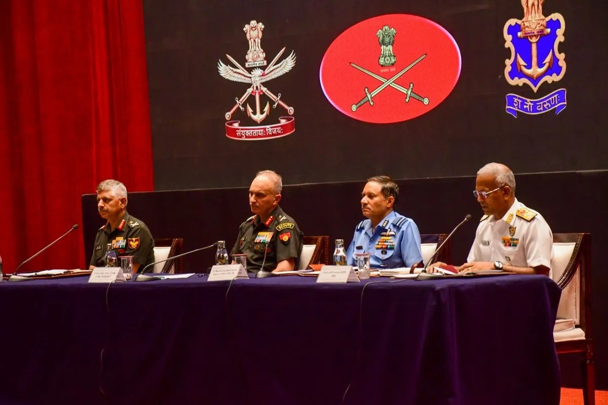 ऑपरेशन सिंदूर के एक साल पर जयपुर पहुंचे रक्षा मंत्री, देखें तस्वीरें