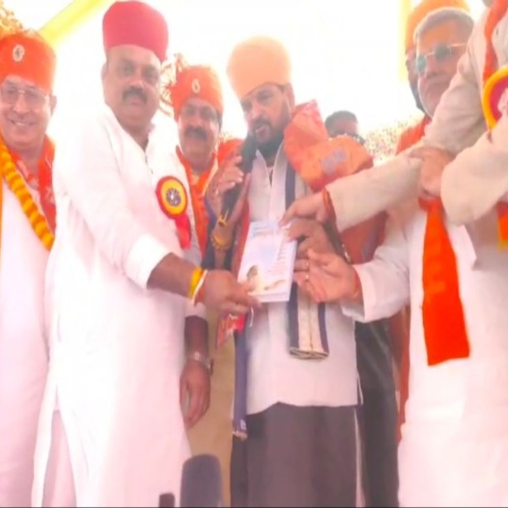 सत्कर्मों और हिंदू समाज को जोड़ने पर दिया जोर:सुल्तानपुर में बृज भूषण शरण सिंह ने महाराणा प्रताप की प्रतिमा का किया अनावरण