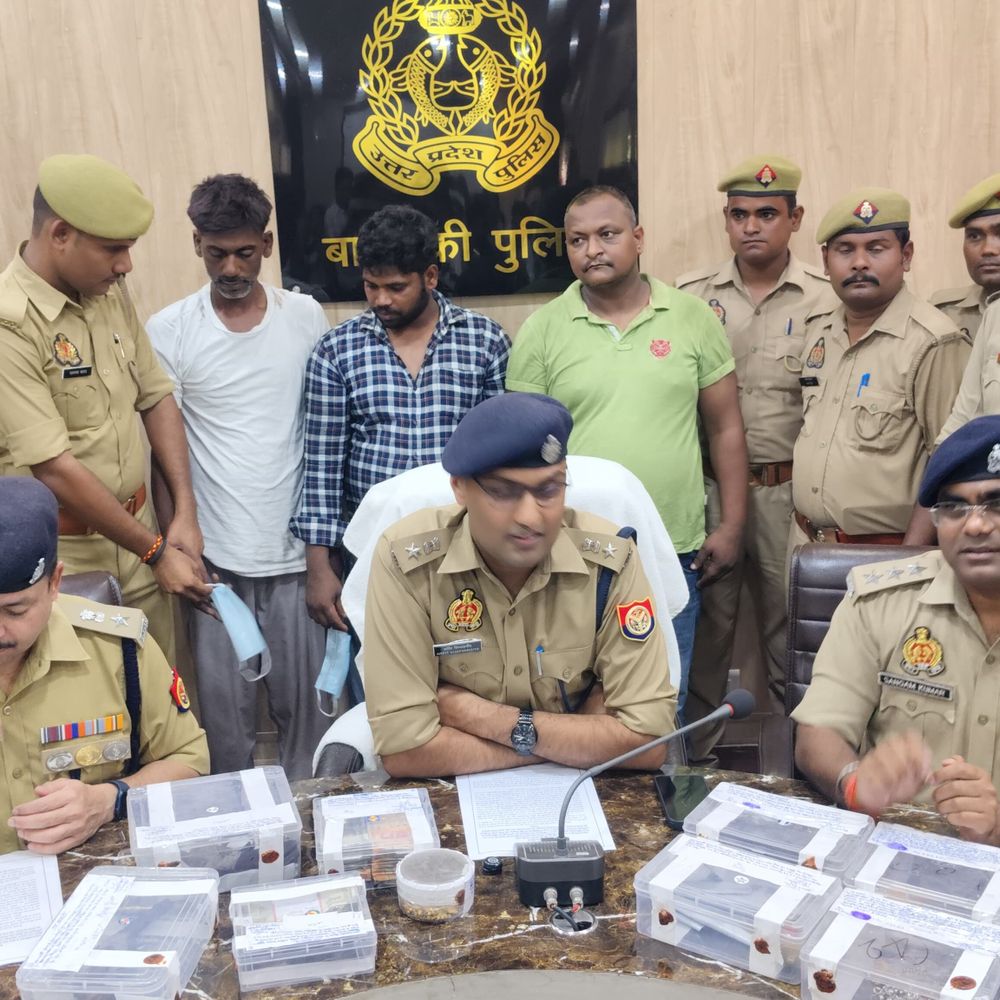 बाराबंकी में पुलिस मुठभेड़ में 2 डकैत घायल:रोहित जाट गैंग के 5 सदस्य पकड़े गए, ₹4.64 लाख नकद व जेवरात बरामद